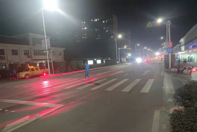 人行横道夜间出行安全方案 – 深圳市联恒星科技有限公司
